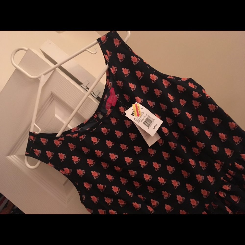 Kohl’s dress size large. Tags on never worn.